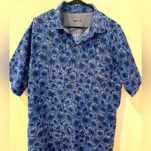 Van Heusen, XL. Fits to size